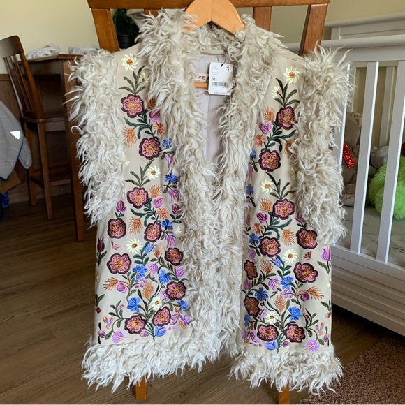 Rare Free People Suede Floral Embroidered Fur Trimmed Vest NWT